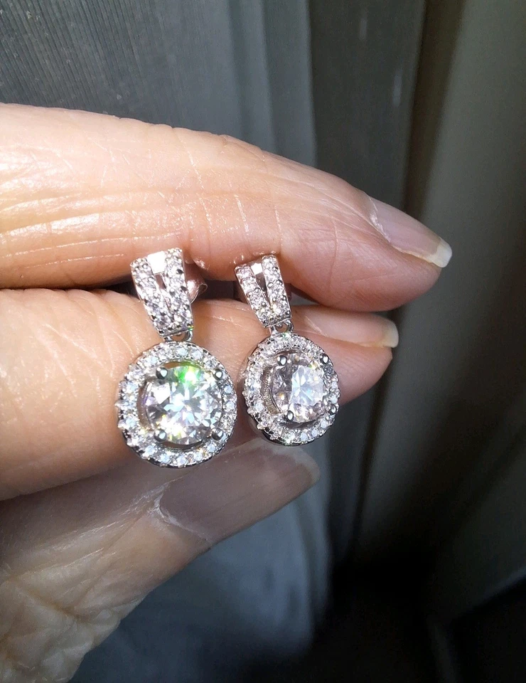 Orecchini Pendenti Placcati Oro Kt.18 In Argento Con Diamant Moissanite - Immagine 2 di 4