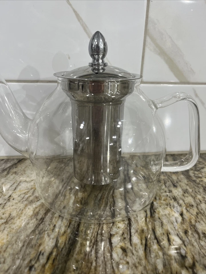 Tetera de vidrio con filtro extraíble de acero inoxidable 6 1/4" H usada en excelente estado Foto 4 de 4