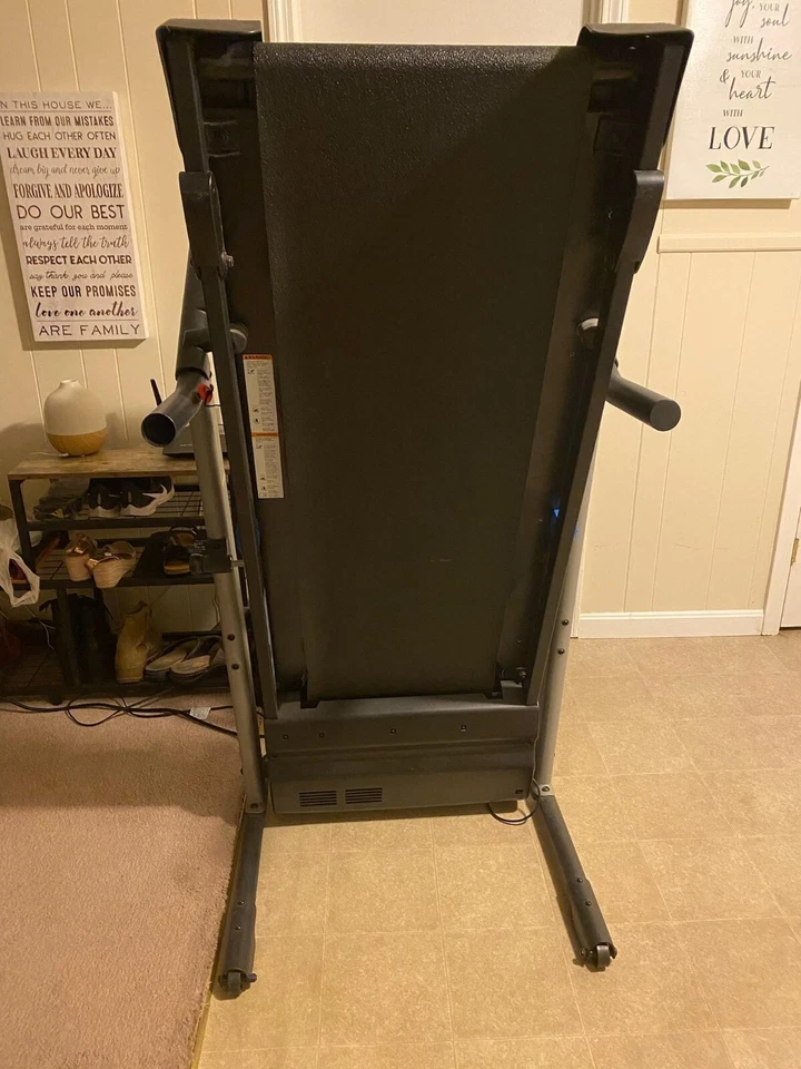 Weslo 手动跑步机 - 银色,黑色 — 第 4/4 张图片