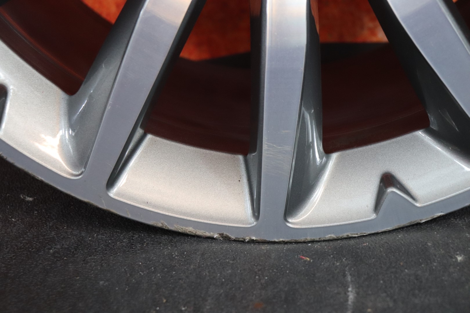 Maserati Ghibli 2013 14 15 16 17 2018 18" OEM Rim Wheel Rear 670010981 81220424