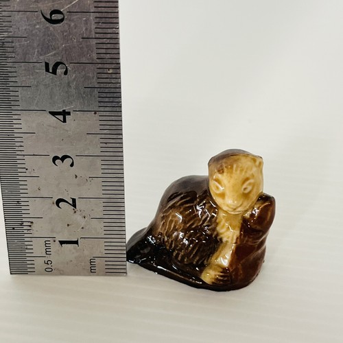 WADE Whimseys Beaver Figurine Ornament - Picture 4 of 7