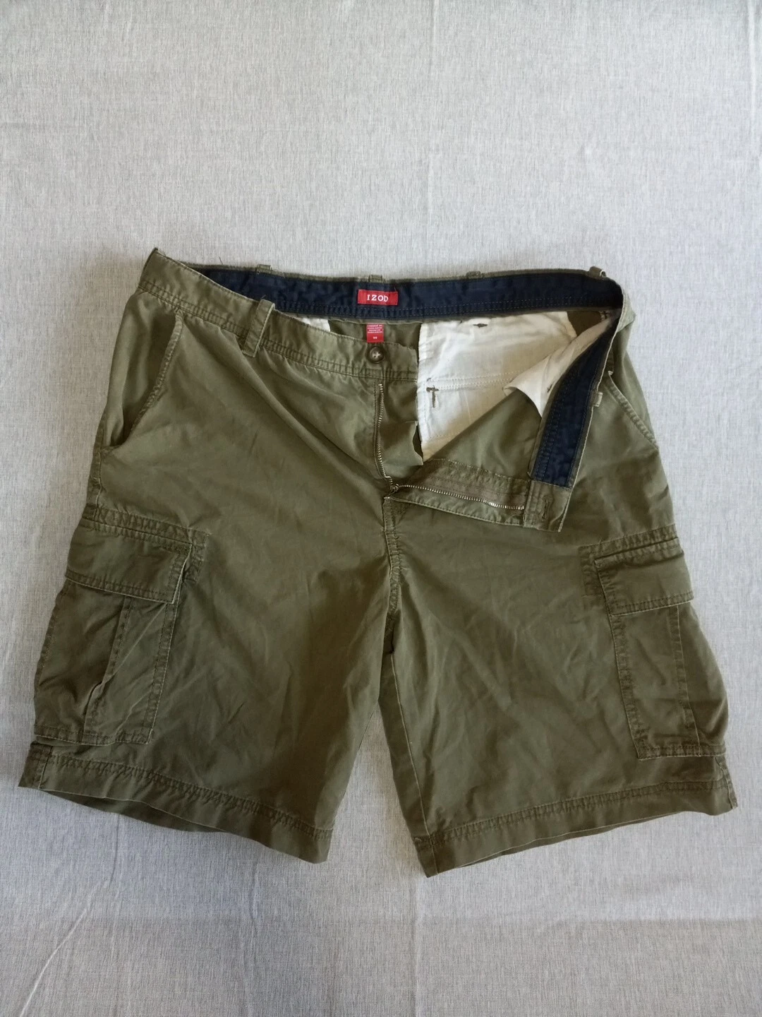 IZOD Men's 36 Outdoor Cargo Pure Cotton Twill Military Green Utility Short