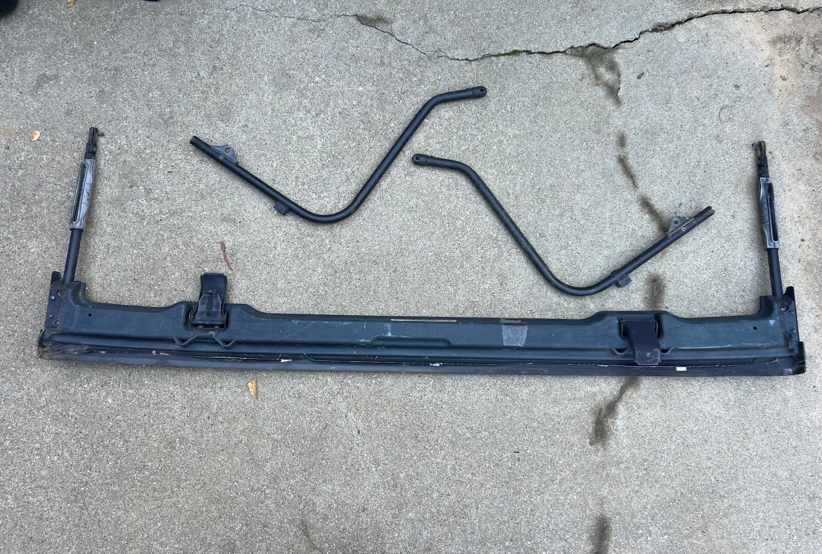 Windshield Header Factory Windshield Header and Sunrider Assembly For 2007-2017 Wrangler ...
