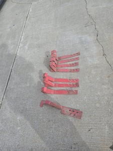 4 - 90° , 3- 60° & 1- adjustable 2x6  Qual Craft Red Steel Fixed Roof Bracket 