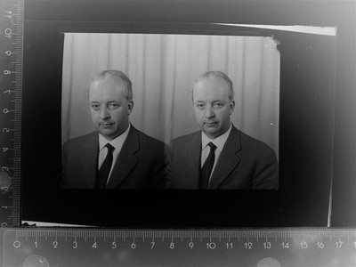 30103719 - Artist Twins Artist A
