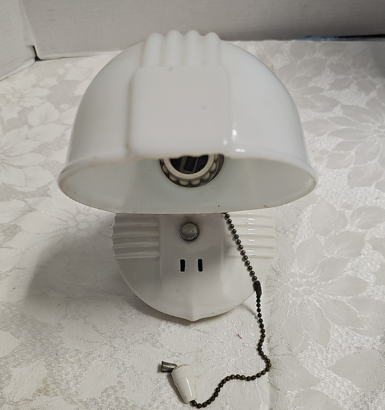 Vintage Porcelain Art Deco Wall Mount Sconce Light w/ Clambroth Lamp Shade