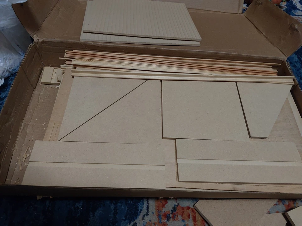 Kit Casa de Muñecas Newport Cape Mansions in Minutes NW185 NUEVA CAJA ABIERTA Foto 2 de 4