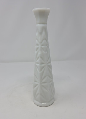 Vintage Milk Glass Bud Vase, White Bud  Vase, vintage White Vase, Home Decor