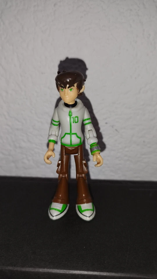 Figurine Bandai 2013 Ben 10 Tennyson Omniverse Ben 16 Years Old Hoodie Figur VGC - Photo 1/1