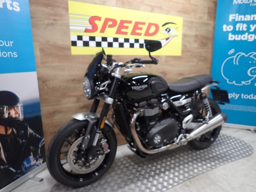 Triumph Speed Twin 1200 - Picture 11 of 17