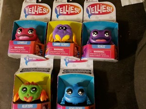 yellies araña precio