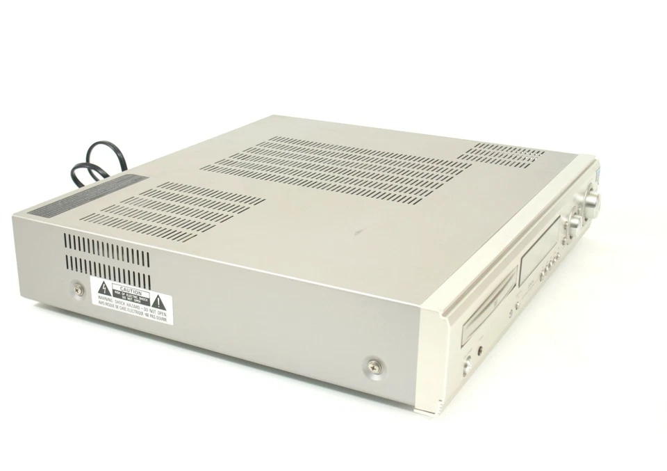 Denon DHT-700DV Home Theater System 5.1 Channel Dolby Digital w/Remote Bundle - Image 4 of 4