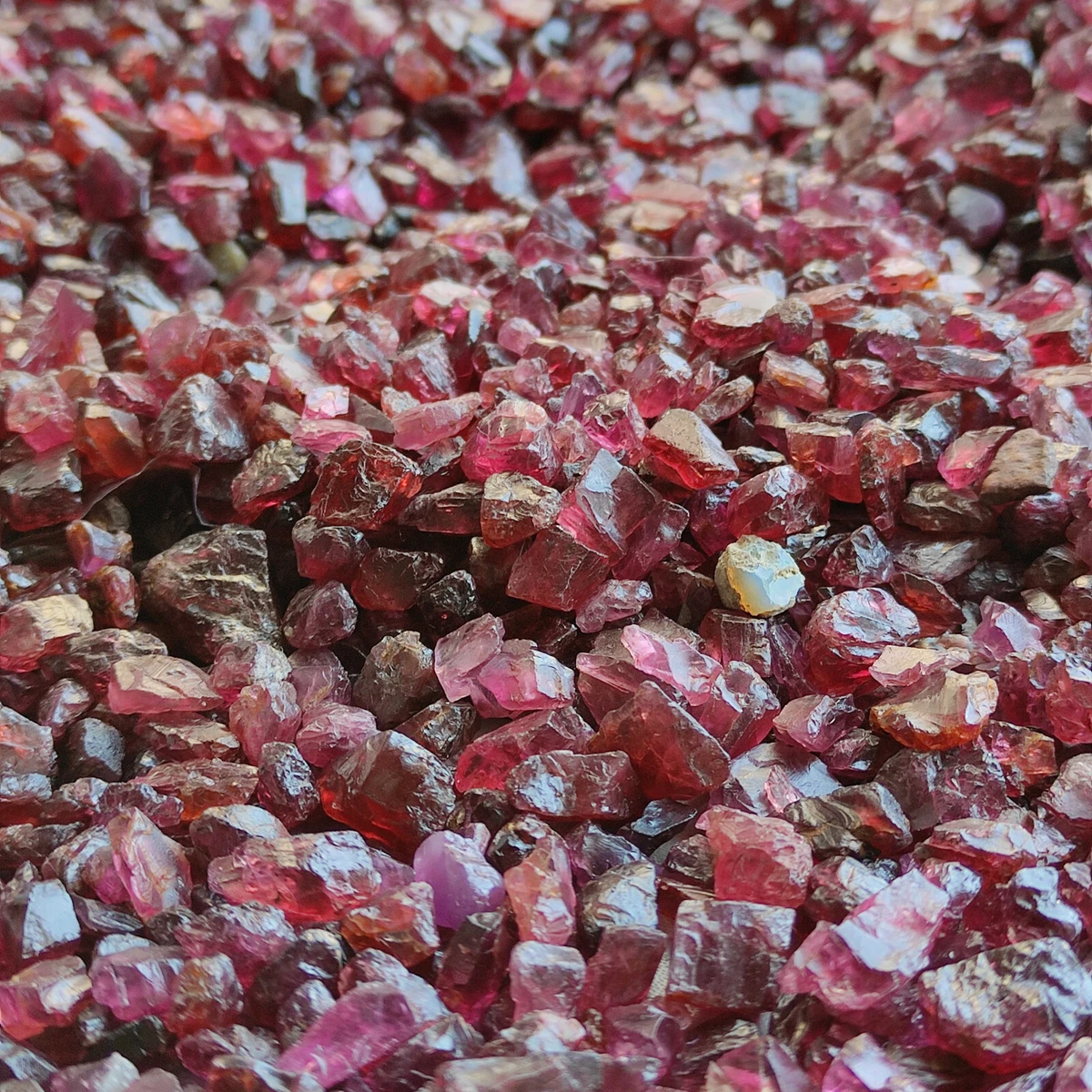 Garnet Stone Stock Photos and Pictures - 19,790 Images