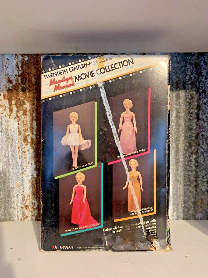 NOVA BONECA 1982 MARILYN MONROE NÃO HÁ NEGÓCIOS COMO SHOW BUSINESS-Caixa Danificada - Imagem 3 de 4