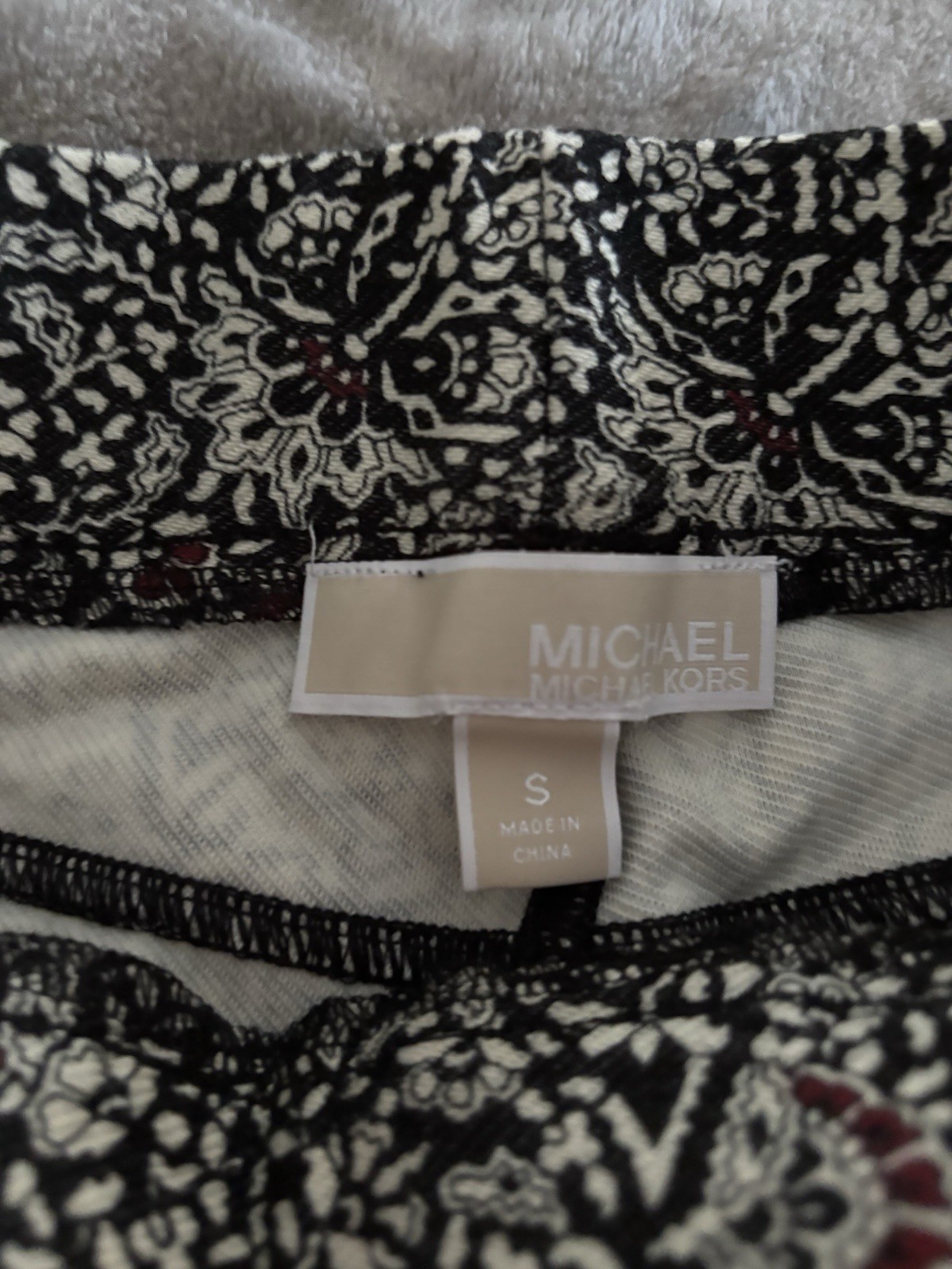 michael kors leggings Small Never Worn   Took Tags Off thumbnail 2