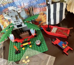 LEGO Pirates: King Kahuka's Throne (6262) Complete with Instructions Vintage