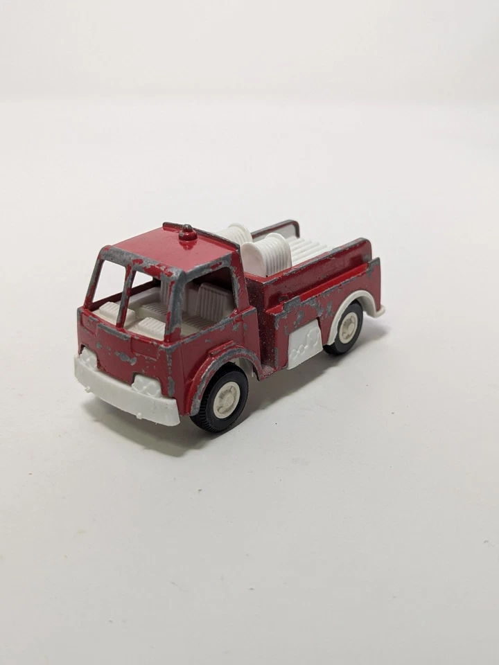 Juguete Tootsie años 70 | Camión de bomberos de metal | Hecho en Chicago EE. UU. | 4" Foto 2 de 4