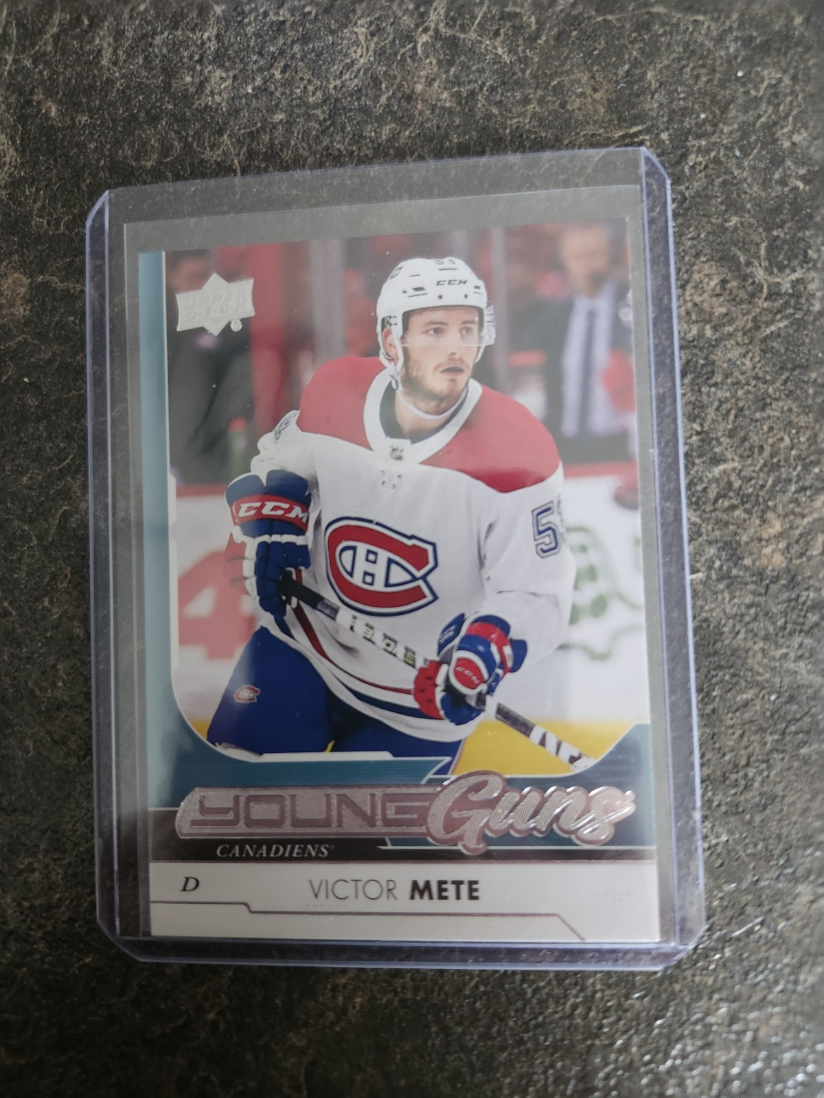 2017-18 Upper Deck Series 1 Young Guns YG Victor Mete RC Card# 245