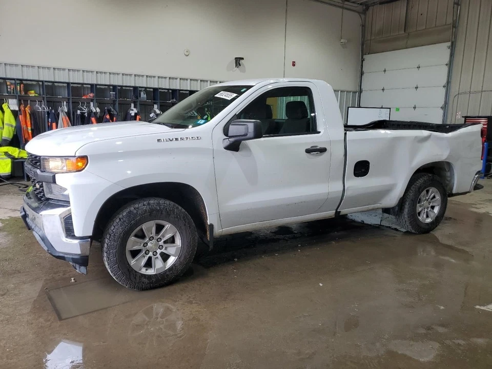 Used Front Left Fender fits: 2019 Chevrolet Silverado 1500 pickup classic style - Imagem 3 de 4