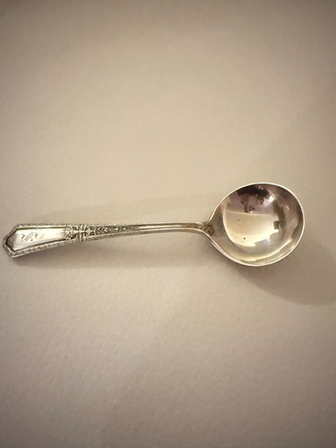 ANTIQUE STERLING PAT 1923 SOUP SPOON 32 GRAMS VERY DETAILED - Picture 1 of 7