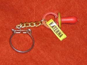 Porte Cles Key Ring Tosse Tetine Sucette Bebe Materna Compiegne Rouge Jaune Ebay