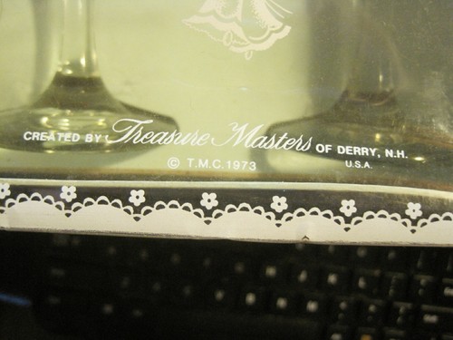 BRIDE & GROOM ~ WEDDING ~ ETCHED TOASTING GLASSES ~ VINTAGE ~ 1970'S ~ EUC - Picture 4 of 4
