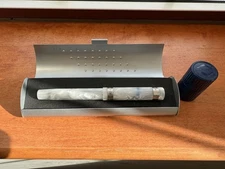 Limited Edition 2002 Visconti x Rebecca Moss Fountain pen. White/grey 