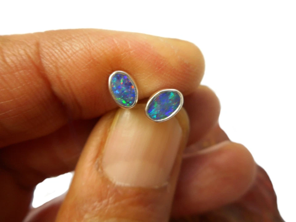 Natural Small Australian Opal Stud Earrings - Sterling Silver Gemstone — 第 2/4 张图片