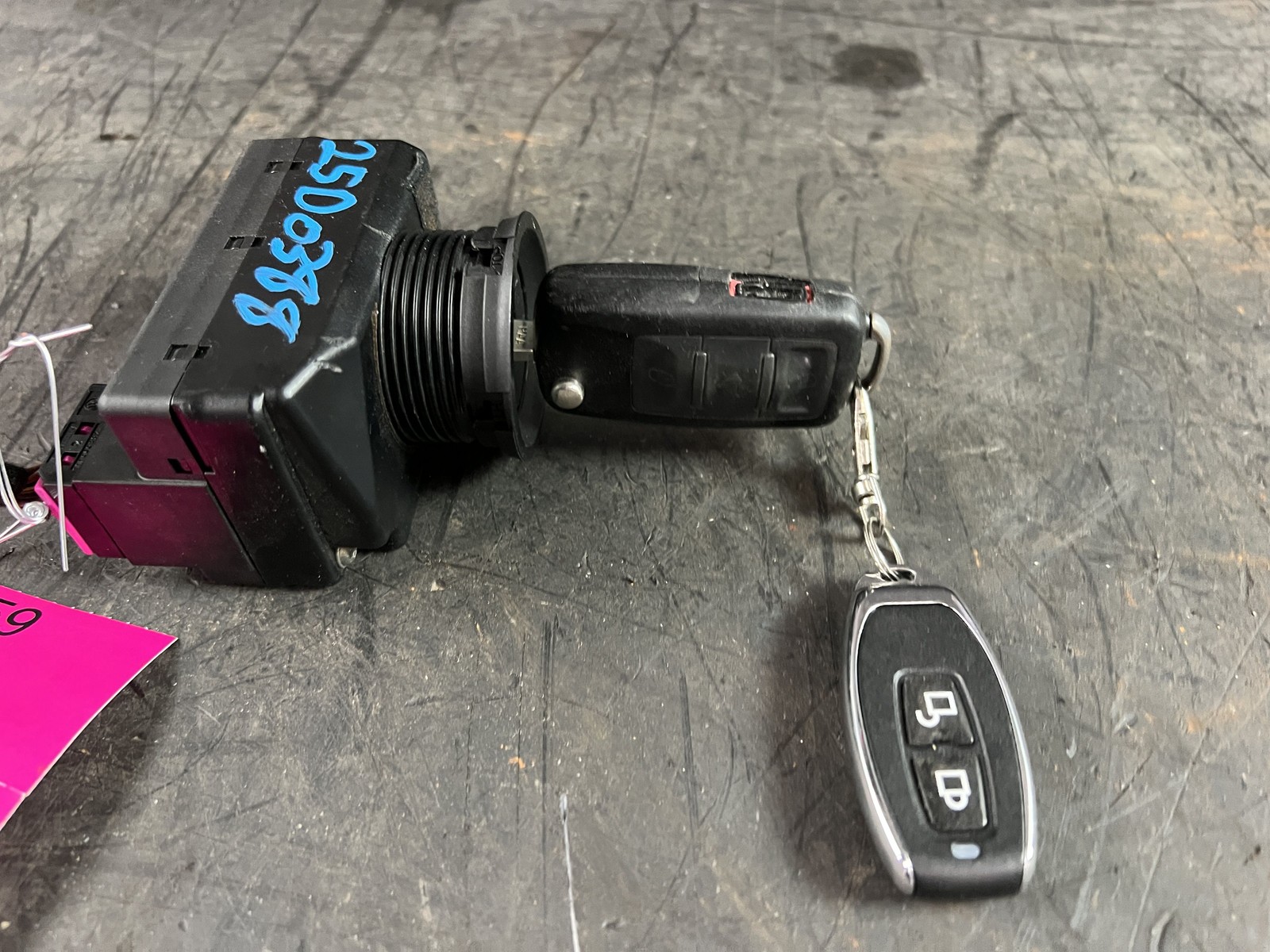 03-10 BENTLEY CONTINENTAL GT COUPE IGNITION SWITCH MODULE W/ KEY 3D0905865D