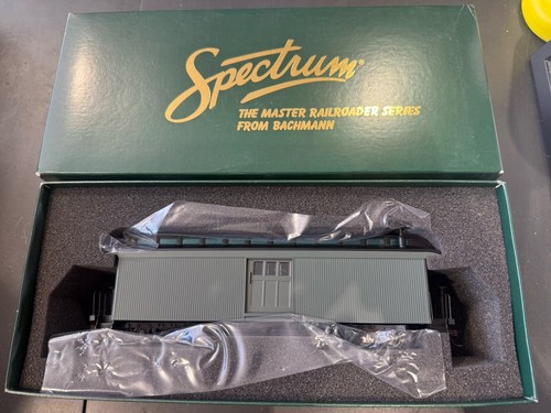 Bachmann Spectrum On30 SCHMALSPUR 26499 Gepäckwagen - grün & unbeschriftet | Condition: Used