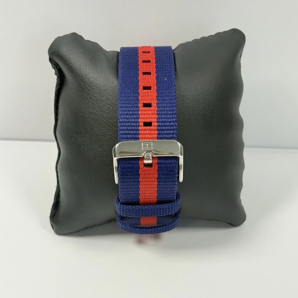 Relógio masculino Tommy Hilfiger Troy 1792124 46mm mostrador azul pulseira azul e vermelha - Imagem 3 de 4
