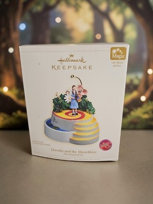 GENUINE Hallmark Keepsake Ornament 2006 Wizard of Oz Dorothy & The Munchkins