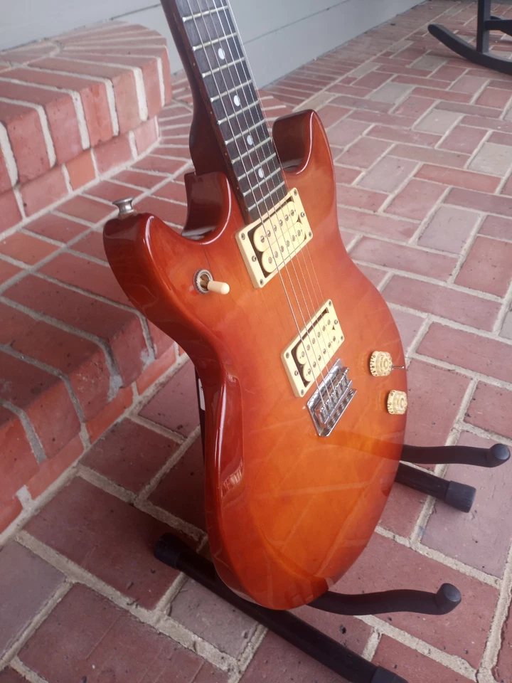 Hondo II 1980 Professional H1010 M.I.J en excelente estado y listo para jugar con estuche Foto 4 de 4