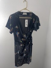 Urban Outfitters Women's Size Small Black Floral Velvet Wrap Dress
