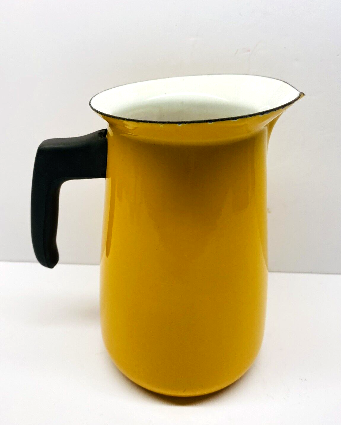 Vintage Yellow Enamelware Pitcher With Black Handle 8.25" eBay