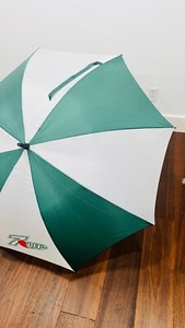 Vintage 7UP Soda Brand Bar Market Golf Umbrella Logo Pop Green White