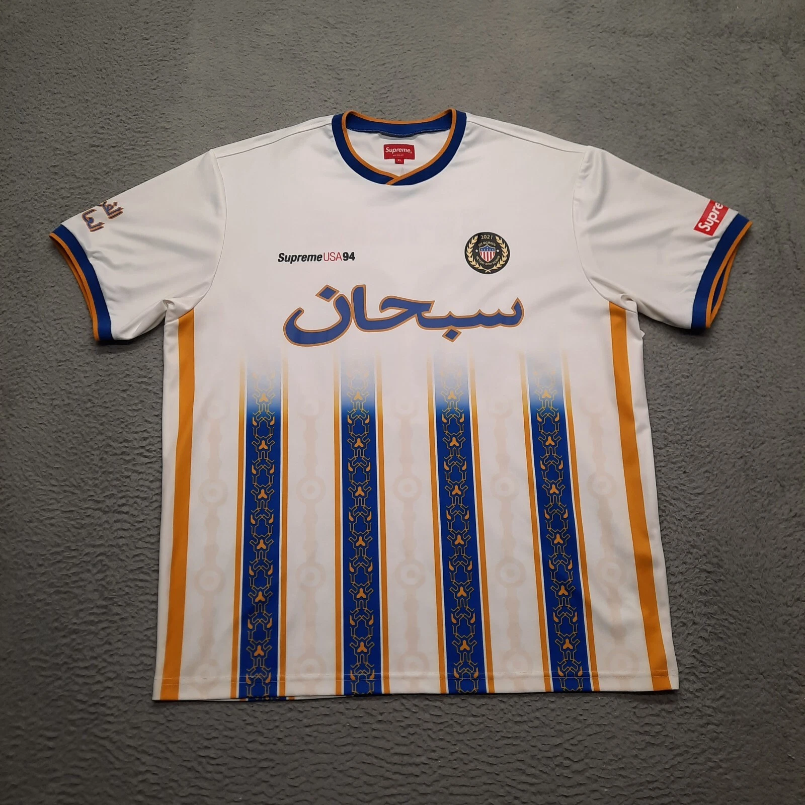 Maillot de football Supreme logo arabe homme taille XL blanc bleu SS21 Supreme New York