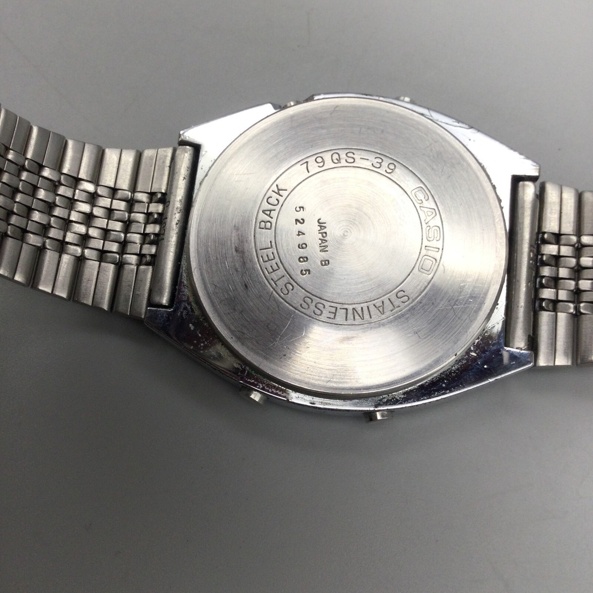 Vintage Casio 79qs-39 Universal Calendar Chrono Alarm Watch