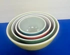 PYREX Primary Color Mixing Bowl Set of 4 Used AS IS DS43