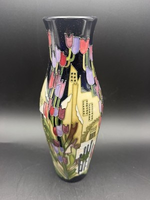 Moorcroft Town of Flowers at Christmas Vase Kerry Goodwin 2009 10in England