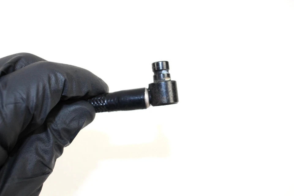 2003 03 Harley FXSTB Night Train Softail Fuel Line Hose Foto 2 de 4