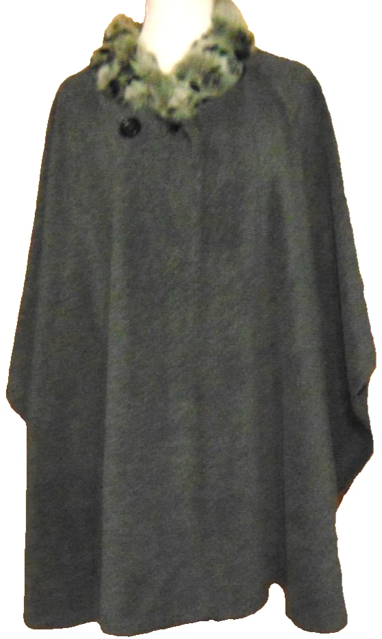 LIZ CLAIBORNE WOMENS GRAY FLEECE CAPE FAUX FUR ANIMAL COLLAR WRAP PONCHO~M-2X