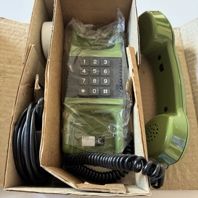 DDR VEB Telefon NEU OVP - FA Aparat 2001 farngrün in OVP
