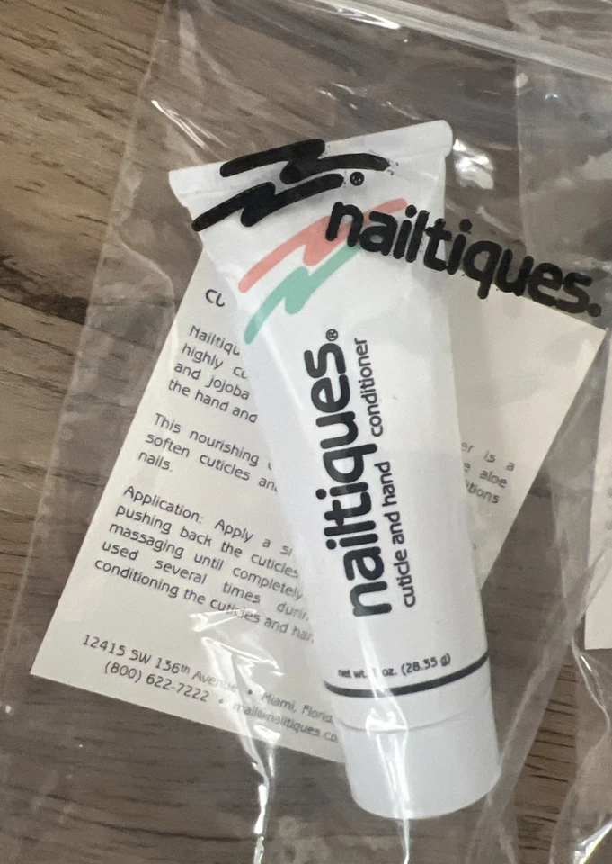 Nailtiques Acondicionador de Cutículas y Manos Tamaño de Viaje 1 OZ (28,35 g) Lote de 2 Foto 2 de 2
