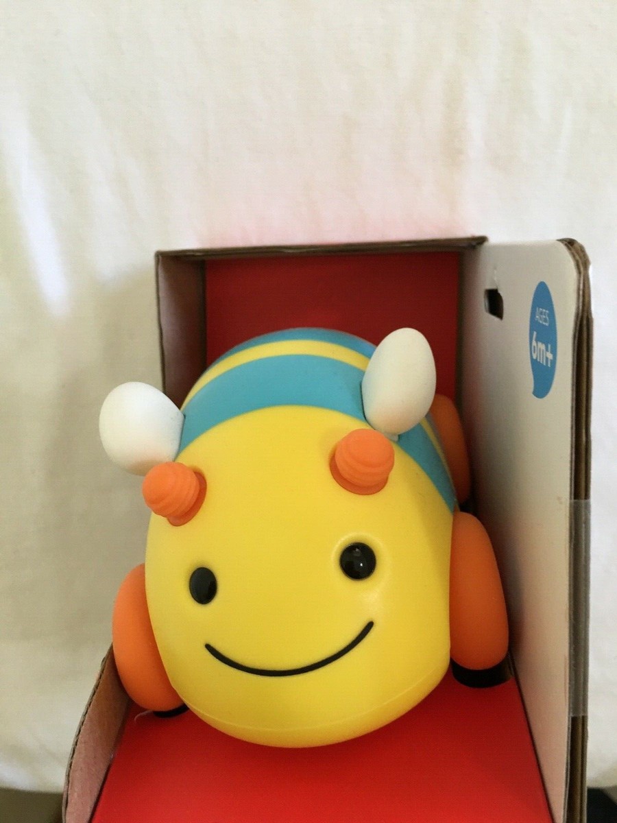 New Skip Hop ROLL PULL AND GO CAR BEE Baby Toys Activities EXPLORE