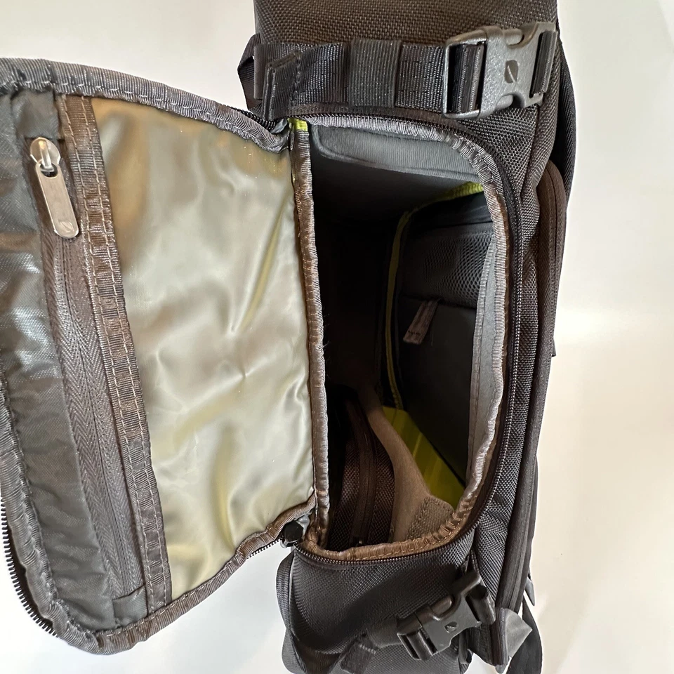 Incase Pro Pack Backpack for GoPro CL58084 Durable Ballistic Padded Compartment - Image 3 of 4