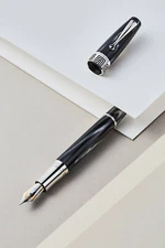 Montegrappa Extra 1930 Black-White Celluloid Fountain Pen Extra-Fine 18k nib MIB