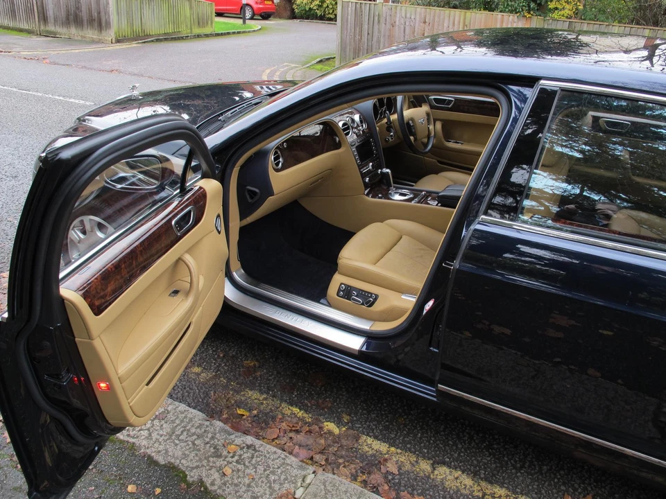 BENTLEY CONTINENTAL FLYING SPUR 6.0 552bhp 4X4 2005MY 25301m FBSH ULEZ £430 TAX  - Image 3 of 4