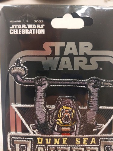 Star Wars Celebration Anaheim 2022 Store - DUNE SEA RAIDERS PATCH Tusken Raider - Foto 2 di 3