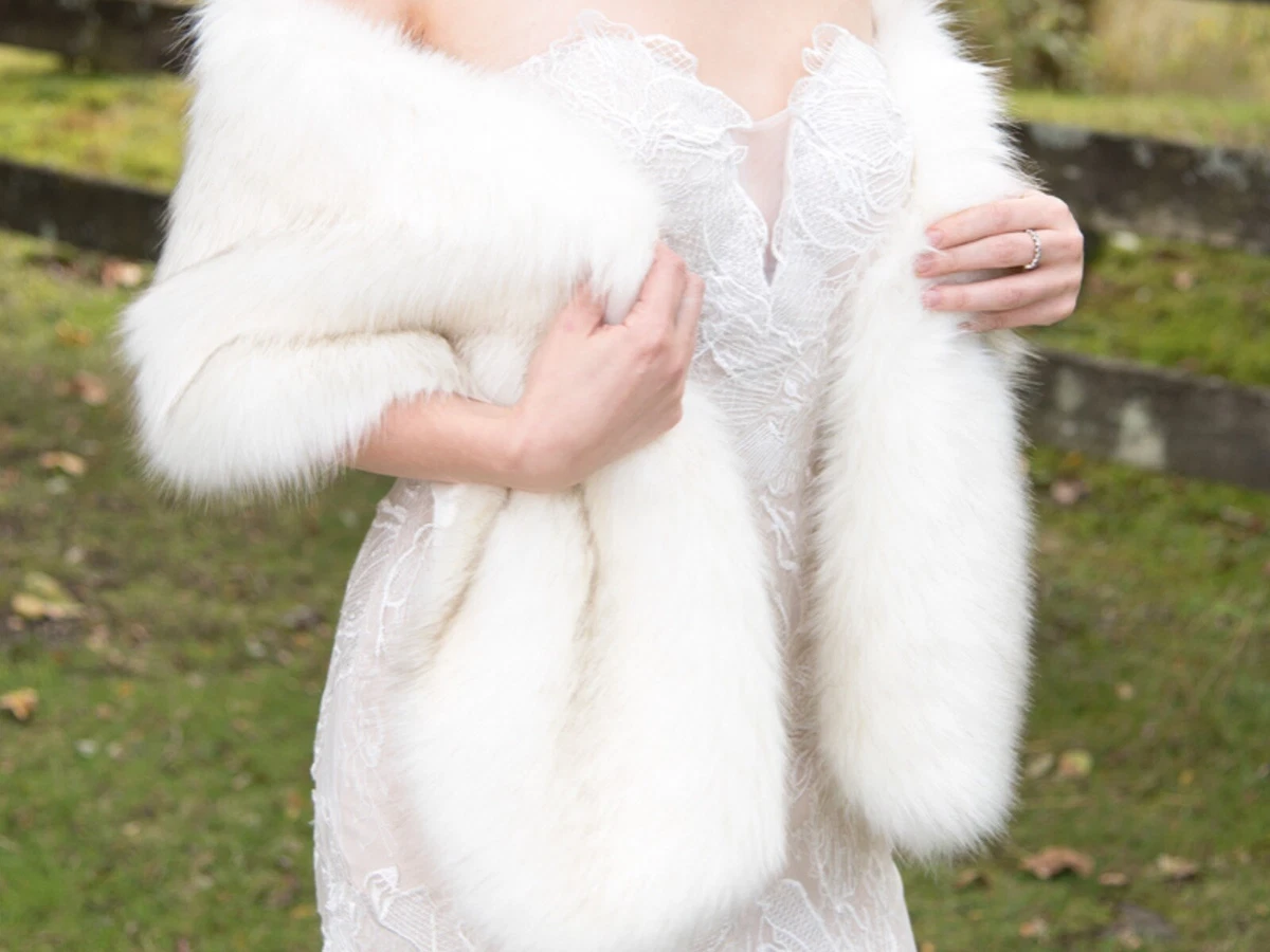 Fur shawl wedding 2025